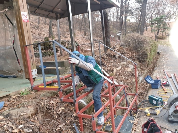 안산 경사지 현장에 맞춘 야외 철제계단 제작 – 안산 경사지 현장에 맞춘 야외 철제계단 제작 · 현장 기록 10